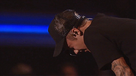 Justin-Bieber-Crying-MTV-VMAs-2015
